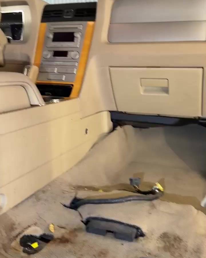 Lincoln Navigator: antes — Detallado interior