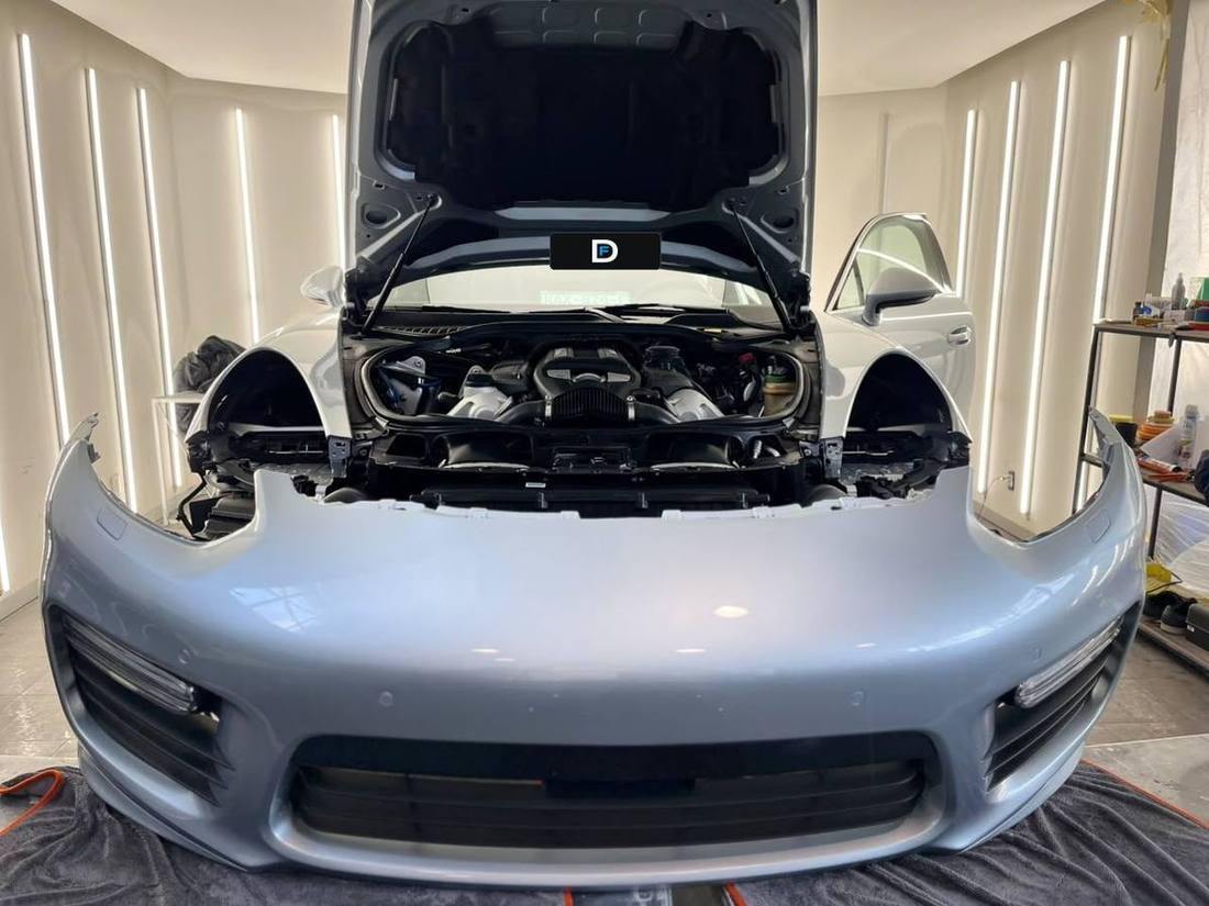 Porsche Panamera — Hojalatería, pintura y armado